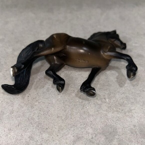 Breyer Stablemate Toy 3" Tall by 4" long Bay Horse - Picture 4 of 7